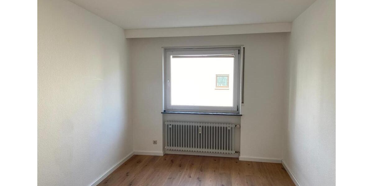 Erdgeschoßwohnung Hockenheim - 3.5 Zimmer, 100 m&sup2;, 1.300&euro; | Angebot:26408845