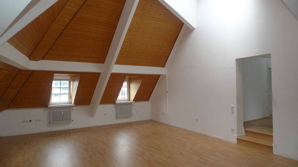 Etagenwohnung Trier Innenstadt - 4 Zimmer, 166 m&sup2;, 1.350&euro; | Angebot:26887574