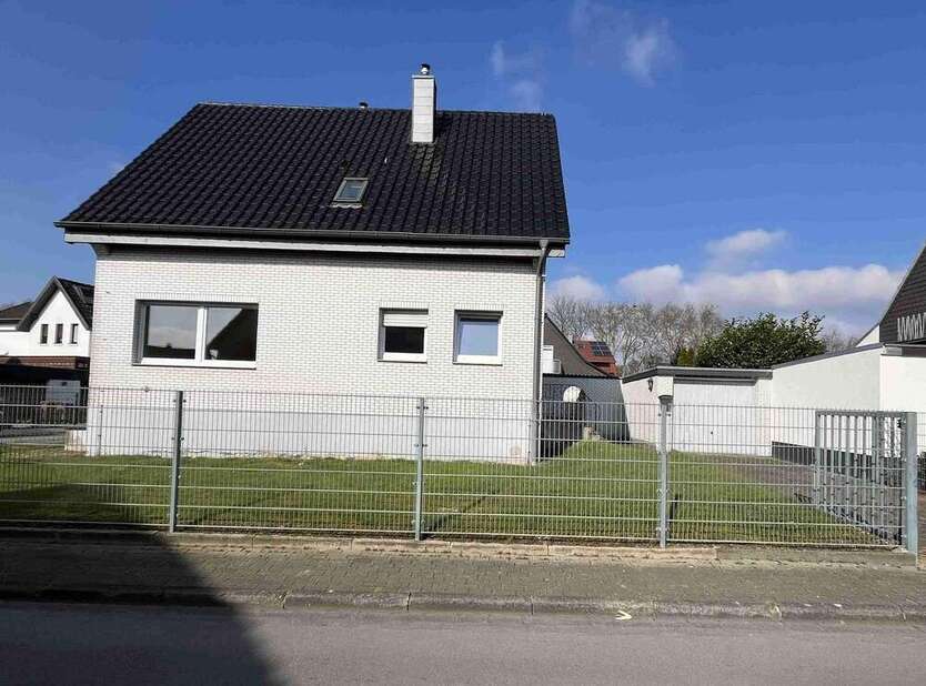 Haus zum Kaufen in Ratingen - Tiefenbroich 489.000 € 117 m² 6 zimmer