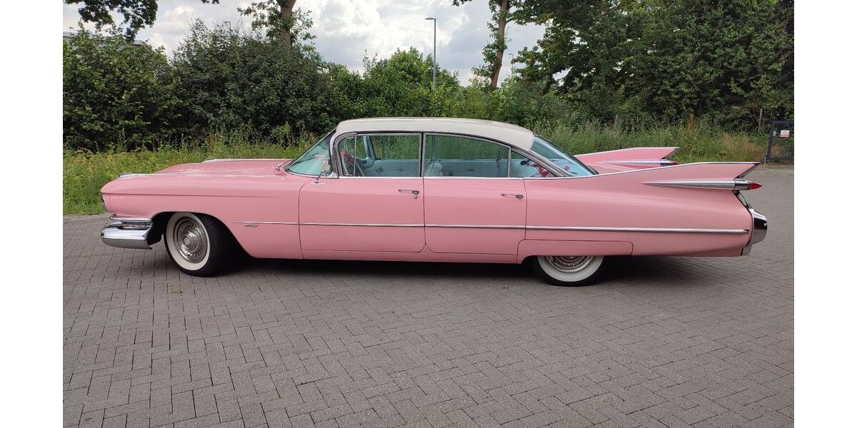 Cadillac Andere 25.000 km 49.000 &euro; Scharbeutz 23683