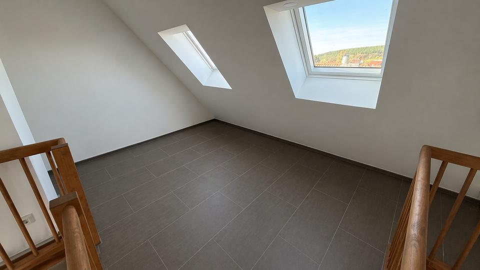 Maisonettenwohnung Bruck in der Oberpfalz - 2.5 Zimmer, 80 m&sup2;, 749&euro; | Angebot:26374920