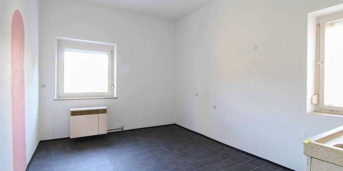 Interessantes MFH mit Wertsteigerungspotenzial und großem Garten in Top-Lage von Stuttgart 9 zimmer