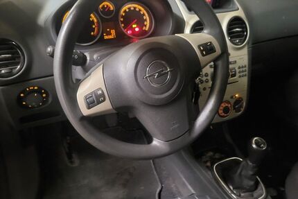 Opel Corsa 60.601 km 2.500 &euro; Hamburg 22111