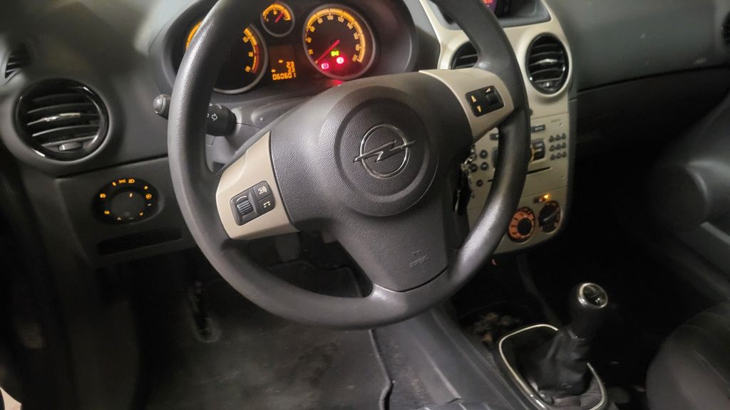 Opel Corsa 60.601 km 2.500 &euro; Hamburg 22111