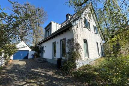 Haus zum Kaufen in Mönchengladbach 899.999 € 179.74 m²