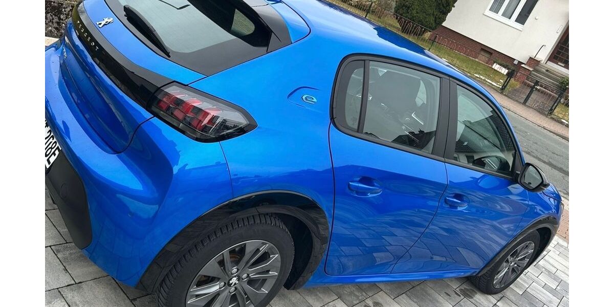 Peugeot 208 76.000 km 11.799 &euro; Volkmarsen 34471