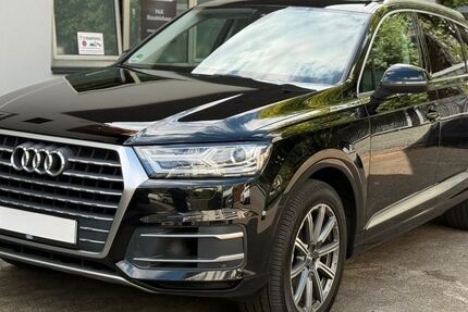 Audi Q7 192.772 km 27.800 &euro; Düsseldorf 40627