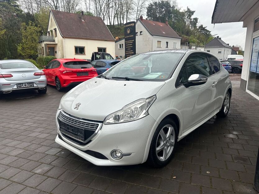Peugeot 208 150.820 km 5.900 € Beckingen 66701