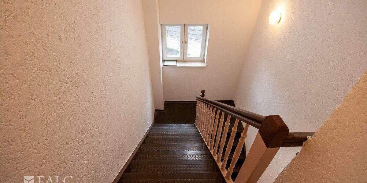 Mehrfamilienhaus, Wohnhaus Frechen Königsdorf - 6 Zimmer, 235 m&sup2;, 400.000&euro; | Angebot:24766754