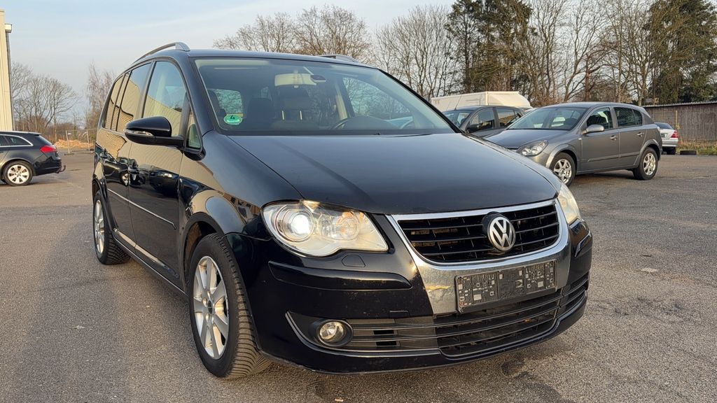VW Touran 220.475 km 4.580 &euro; Rendsburg ja 24768