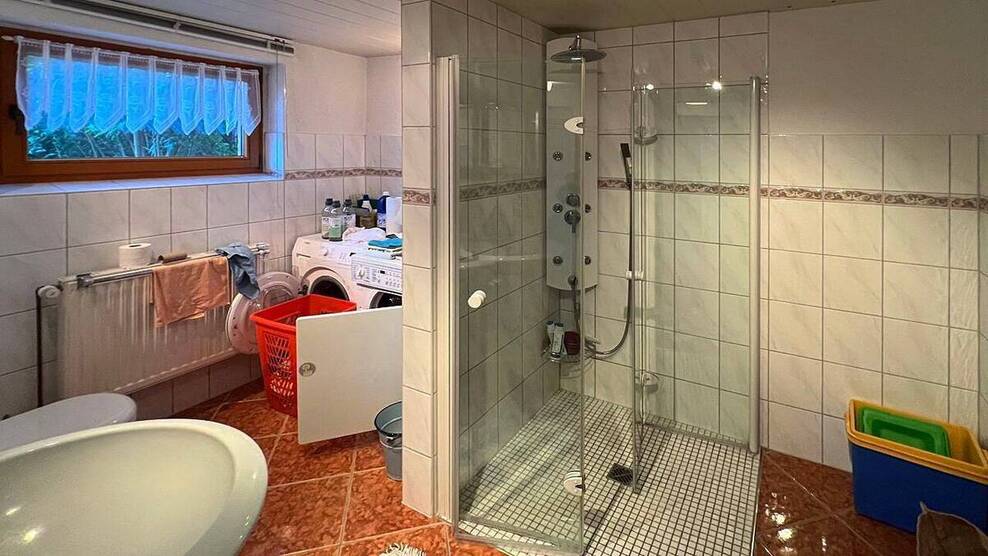 Sehr schönes großes Einfamilienhaus nur 200 Meter vom Badesee entfernt in Neustadt-Glewe 6 zimmer