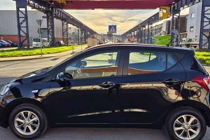 Hyundai i10 69.150 km 7.490 € Mülheim 45476