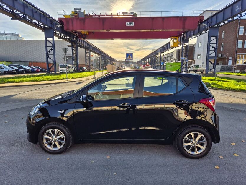 Hyundai i10 69.150 km 7.490 € Mülheim 45476