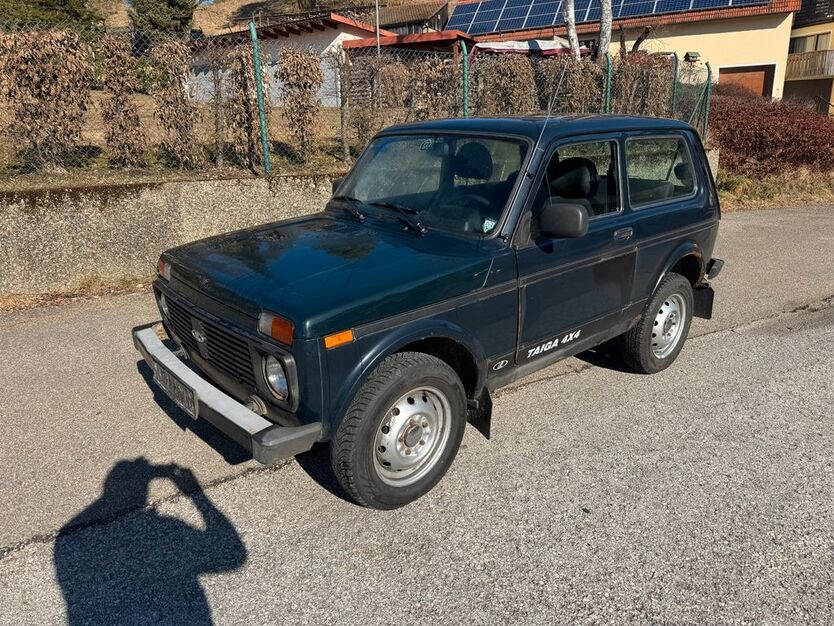Lada Taiga 143.000 km 2.300 € Alfeld 91236