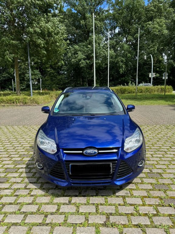Ford Focus 156.000 km 8.200 € Paderborn 33098