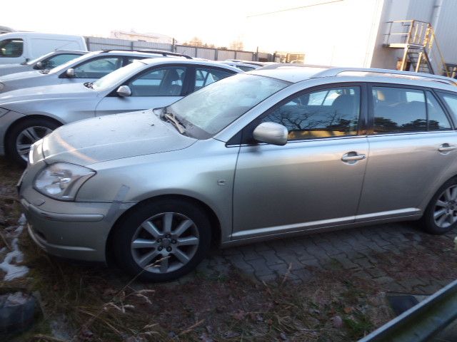Toyota Avensis 214.113 km 1.650 &euro; Jaenschwalde 03197