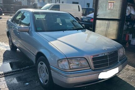 Mercedes-Benz C 180 137.000 km 2.499 &euro; Neckargemünd 69151