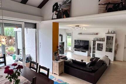 Helles, voll möbliertes Haus nahe Salzburg Stadt m. S-Bahnanbindg 4 zimmer