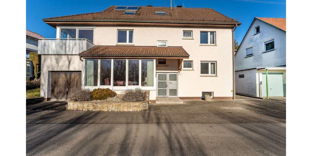 Haus zum Kaufen in Rottweil 320.000 € 198 m² 8 zimmer