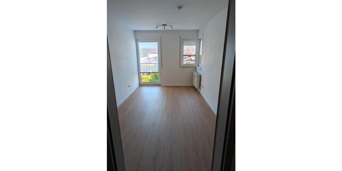 Etagenwohnung Schwandorf - 3 Zimmer, 78 m&sup2;, 670&euro; | Angebot:26698823