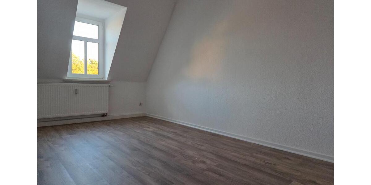 Dachgeschoßwohnung Döbeln - 3 Zimmer, 60 m&sup2;, 45.000&euro; | Angebot:27693936