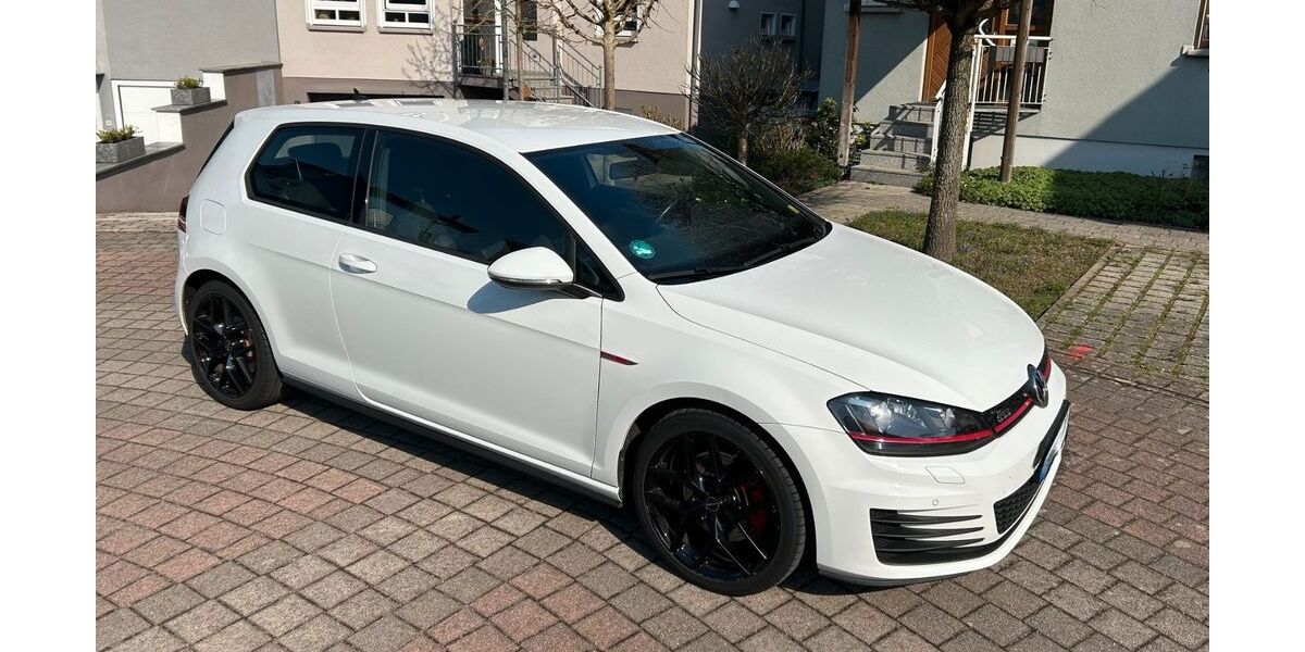 VW Golf 90.000 km 18.900 &euro; Durmersheim 76448