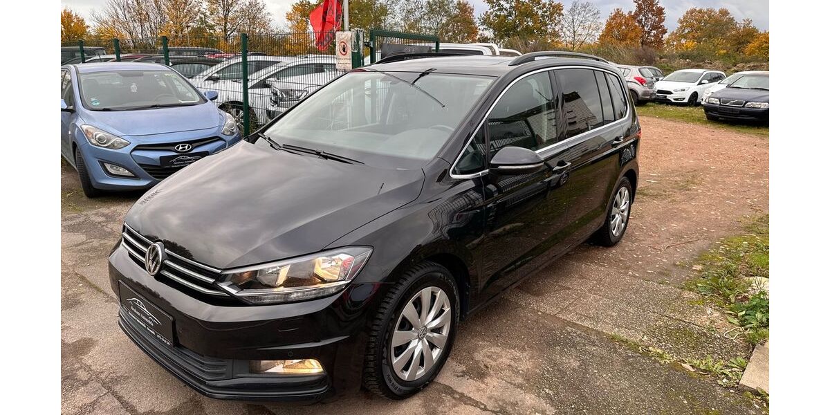VW Touran 97.300 km 18.156 &euro; Ahrensbök 23623