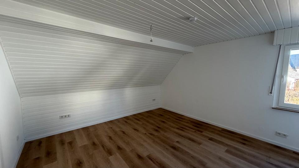 Einfamilienhaus Sinn - 6 Zimmer, 169 m&sup2;, 1.250&euro; | Angebot:25329094