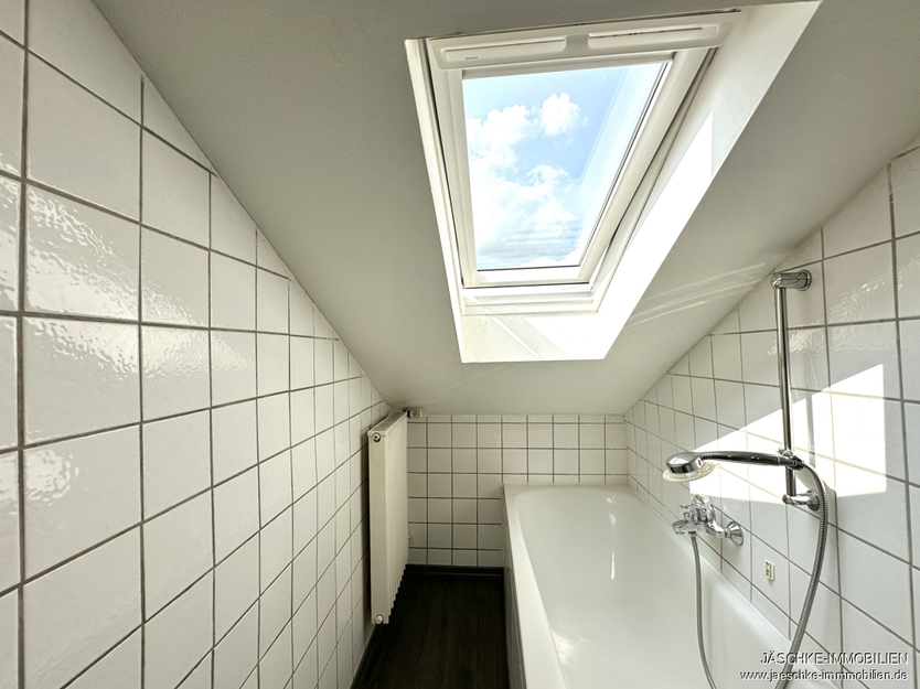 JÄSCHKE - Ihr Platz für Neues – Doppelhaus + Bungalow und großem Grundstück in Traumlage von Breinig