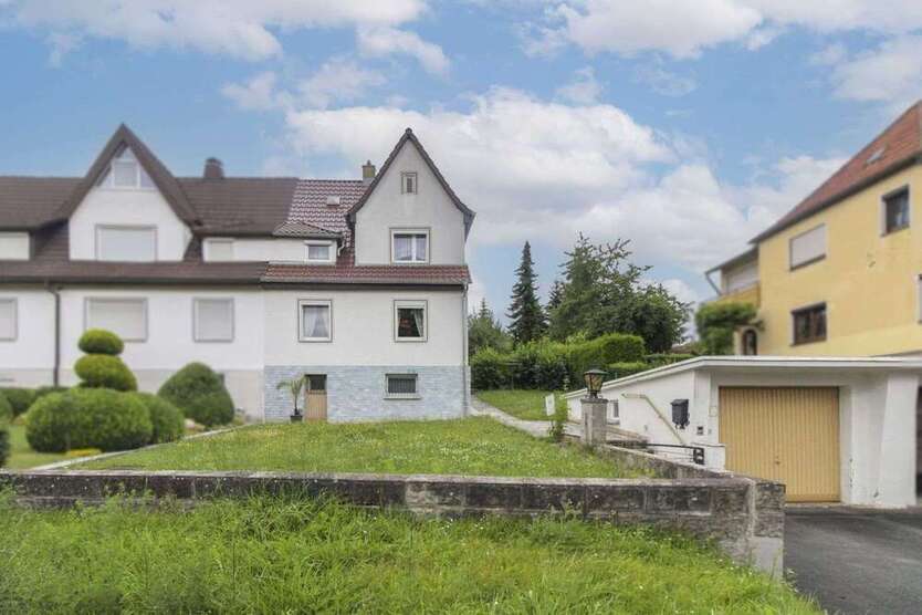 Haus zum Kaufen in Coburg 195.000 € 135.06 m²