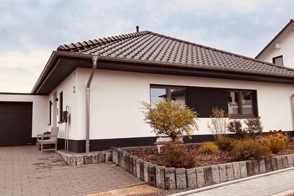 Bungalow in Ruhiger Lage in Kommern-Süd ab sofort zu vermieten zimmer