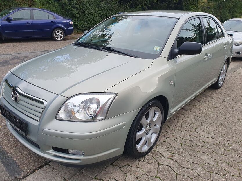 Toyota Avensis 86.000 km 5.990 € Saarbrücken - Burbach 66115