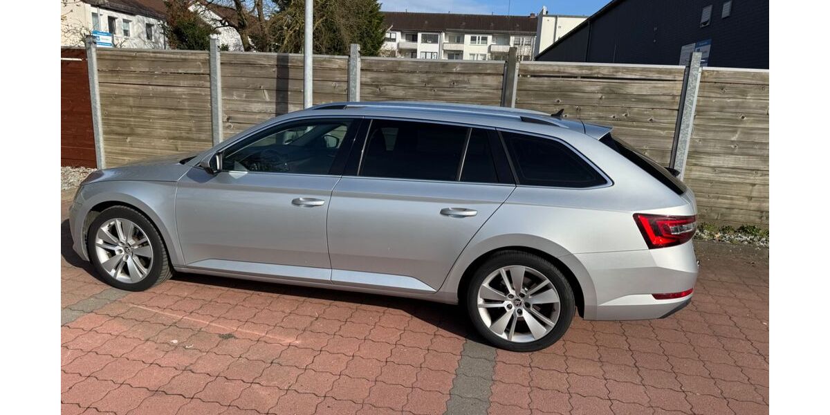 Skoda Superb 162.463 km 17.000 &euro; Bremen 28359