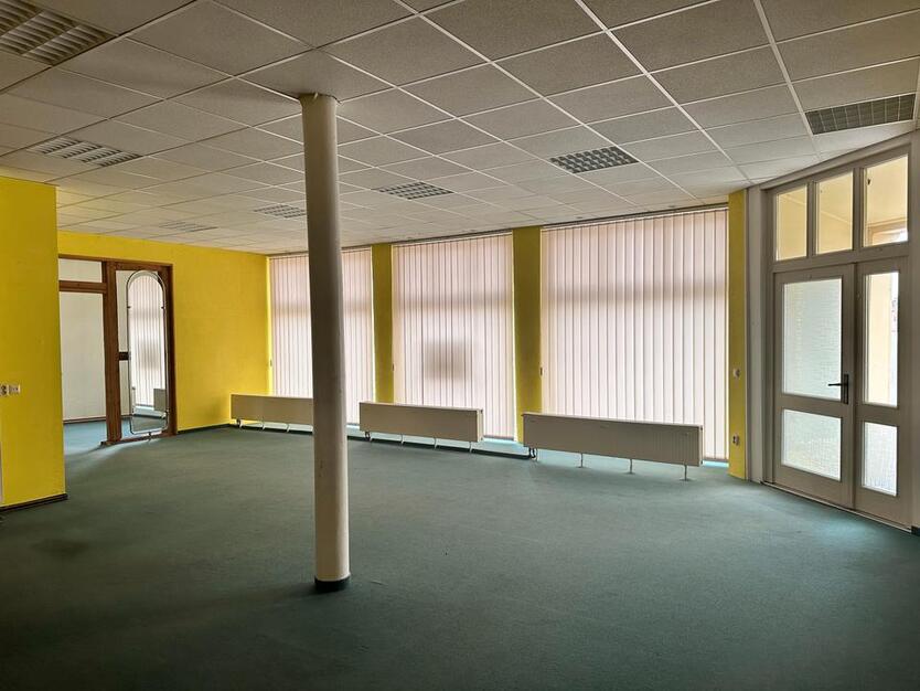 attraktive Gewerbeeinheit in historischer Stadtvilla