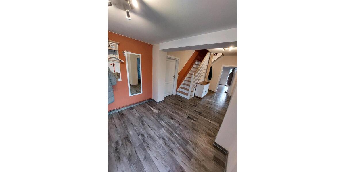Einfamilienhaus Wriedel - 7 Zimmer, 180 m&sup2;, 1.800&euro; | Angebot:26235019