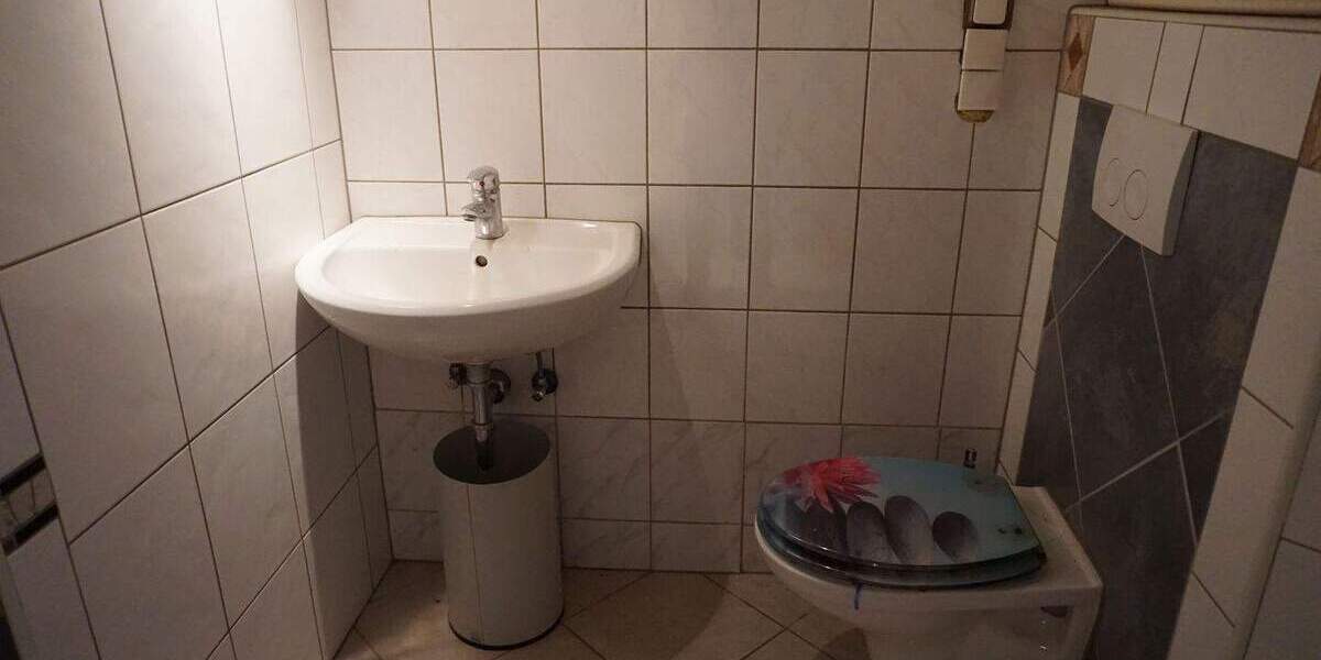 Mehrfamilienhaus, Wohnhaus Homberg - 1 Zimmer, 179 m&sup2;, 70.000&euro; | Angebot:26028109