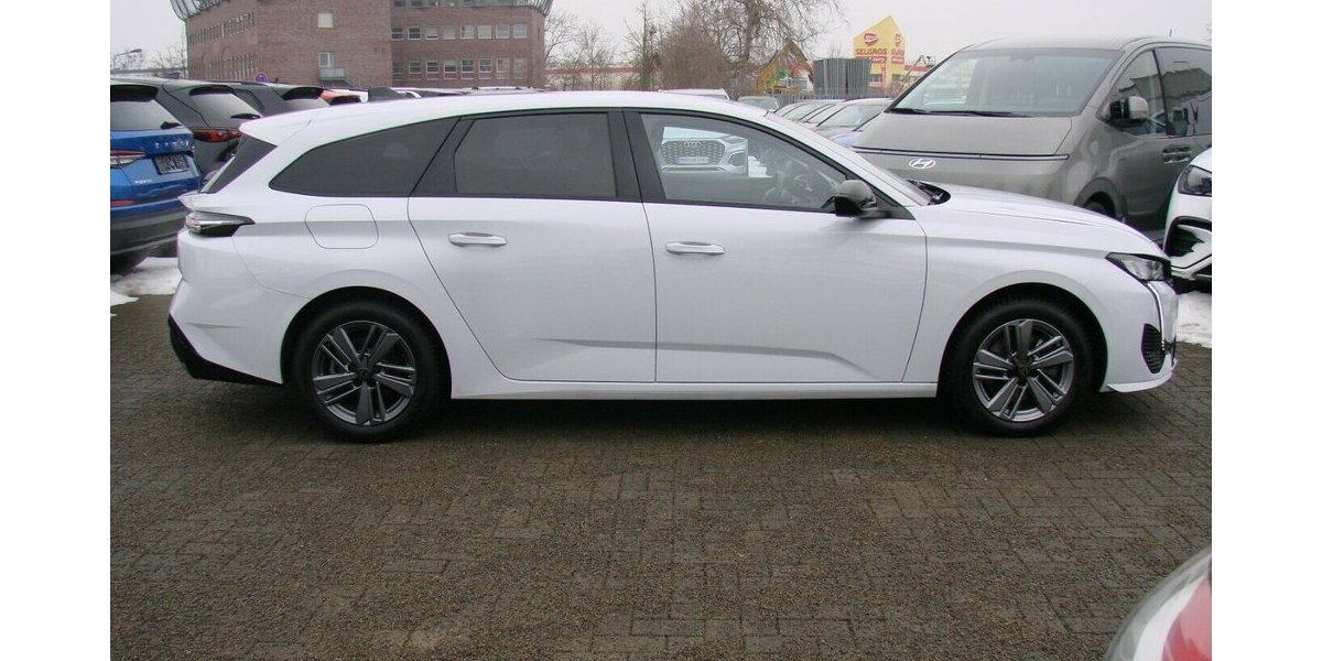 Peugeot 308 1.5L Allure ACC AHK LED Navi Kamera 34.524 km 24.980 &euro; Falkensee 14612
