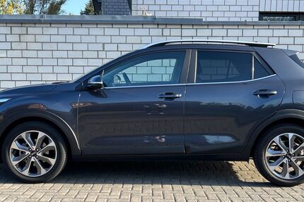 Kia Stonic 17.900 km 13.990 &euro; Köln 51143