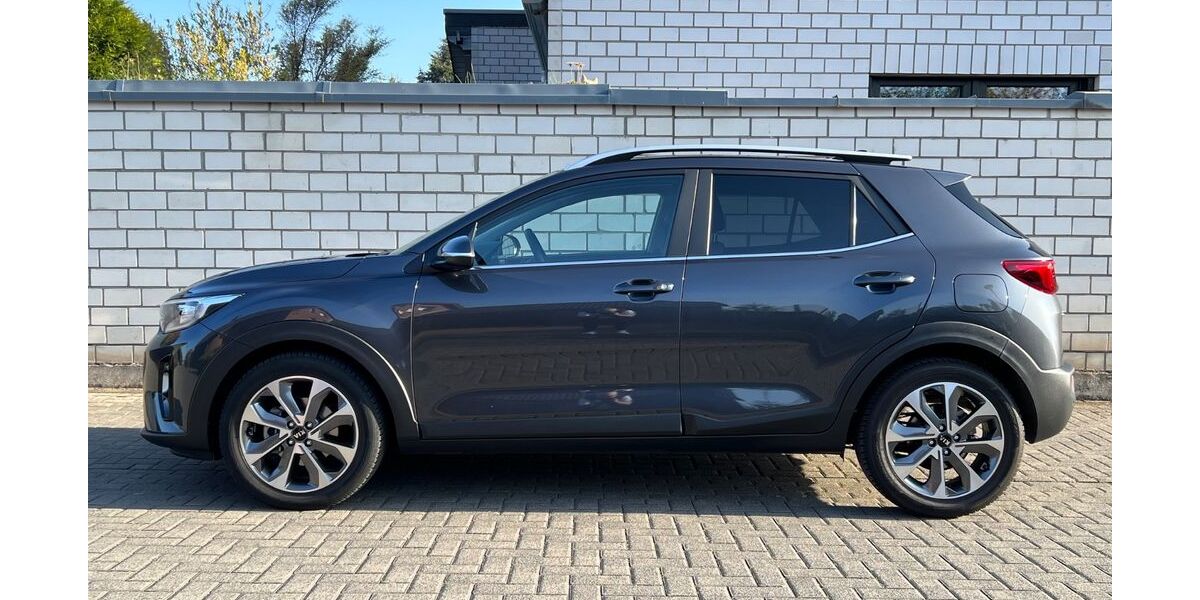 Kia Stonic 17.900 km 13.990 &euro; Köln 51143