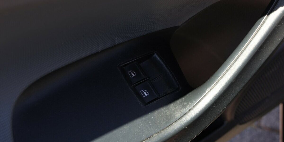 Seat Ibiza 1.4 Reference Salsa / KLIMA / SITZHEIZUNG 158.000 km 2.902 &euro; Hamm 59077