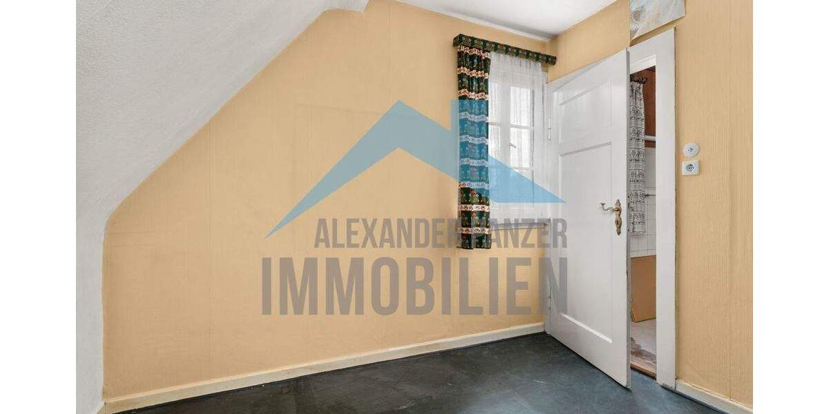 Freistehendes Fachwerkhaus - geeignet für gewerbliche Zimmervermietung! 7 zimmer