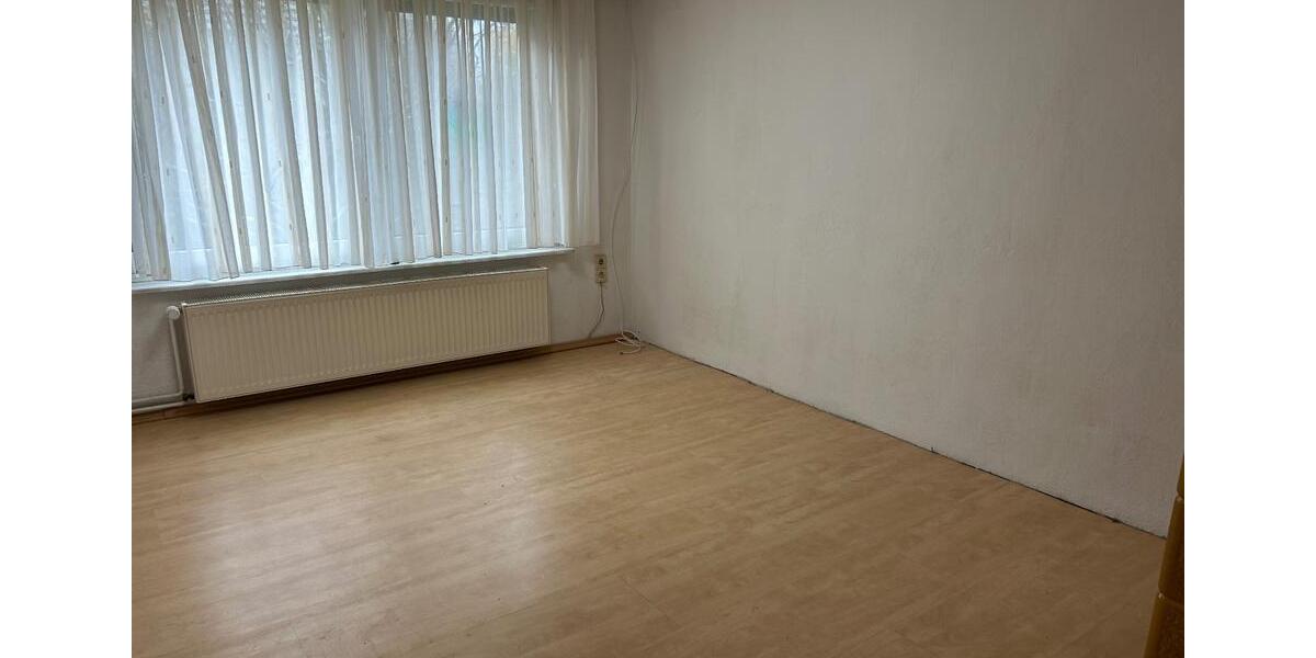 Baugrundstück mit kleinem massiven Wohnhaus 2 zimmer