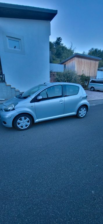 Aygo (X)