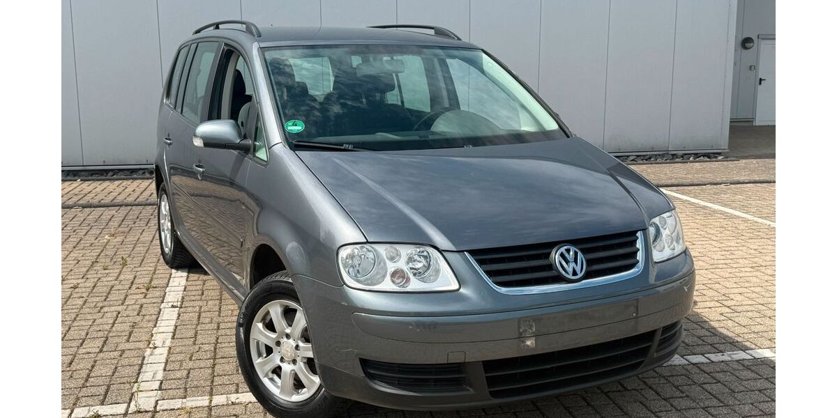 VW Touran 221.905 km 2.999 &euro; Kreuztal 57223