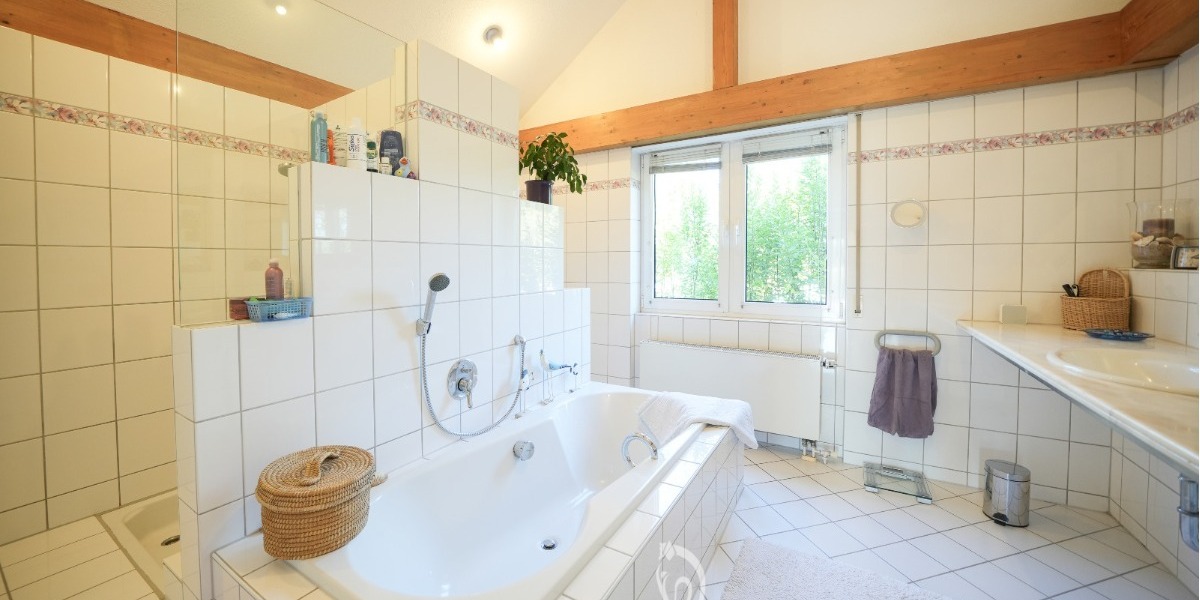 *reserviert* Attraktives Architekten-Einfamilienhaus mit Einliegerwohnung und herrlichem Garten - Einfamilienhaus Wertheim | Angebot:27081421
