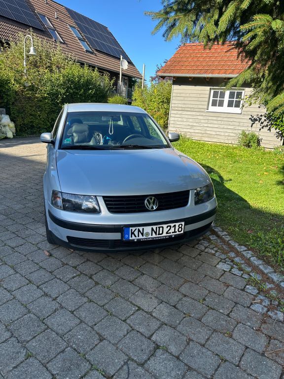 VW Passat 97.000 km 2.600 € Stockach 78333