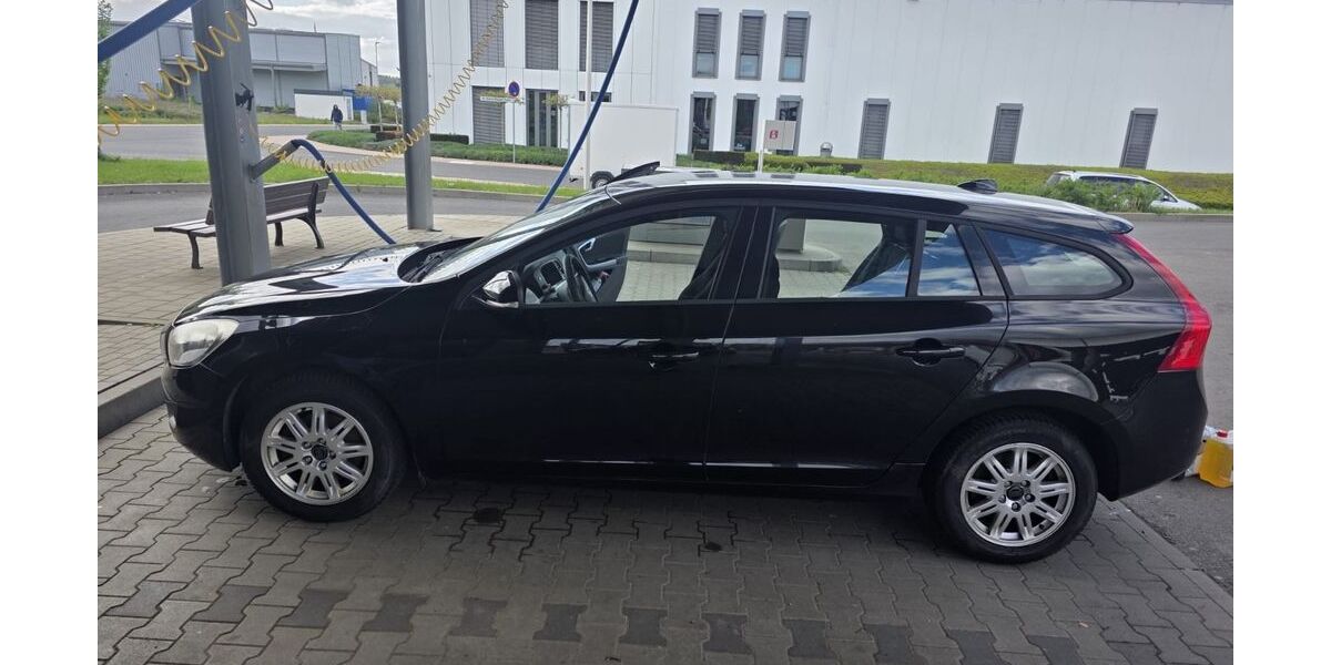 Volvo V60 266.000 km 4.200 &euro; Klingenberg 63911