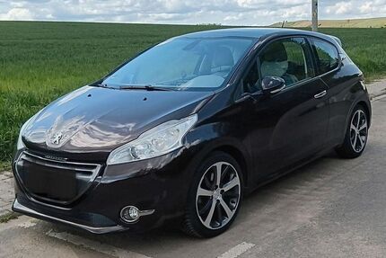 Peugeot 208 27.500 km 13.500 &euro; Bad Kreuznach 55583