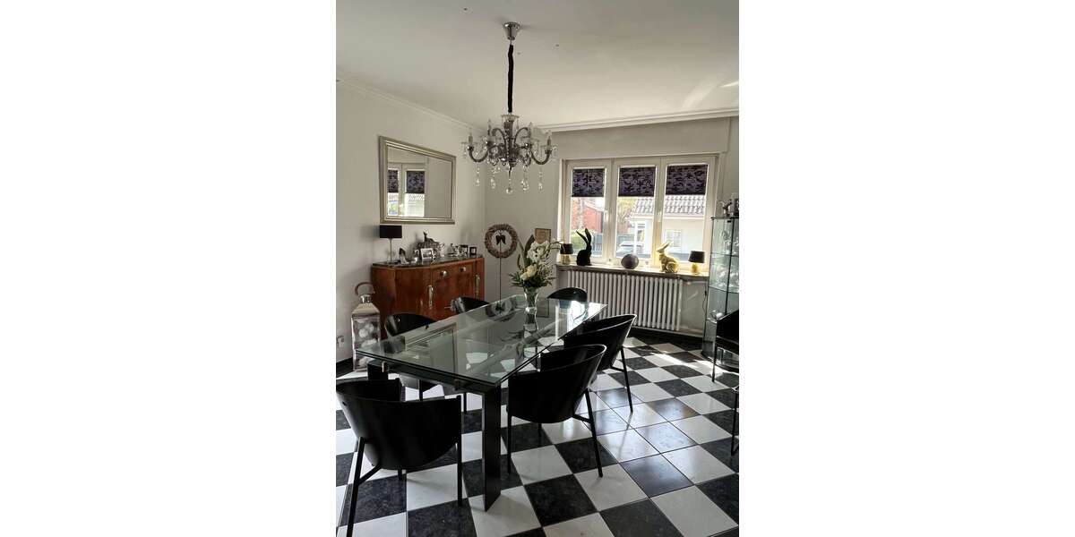 Einfamilienhaus Kronberg - 10 Zimmer, 220 m&sup2;, 1.270.000&euro; | Angebot:25367501