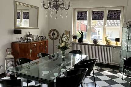 Haus Kronberg - 10 Zimmer, 220 m&sup2;, 1.270.000&euro; | Angebot:25367501